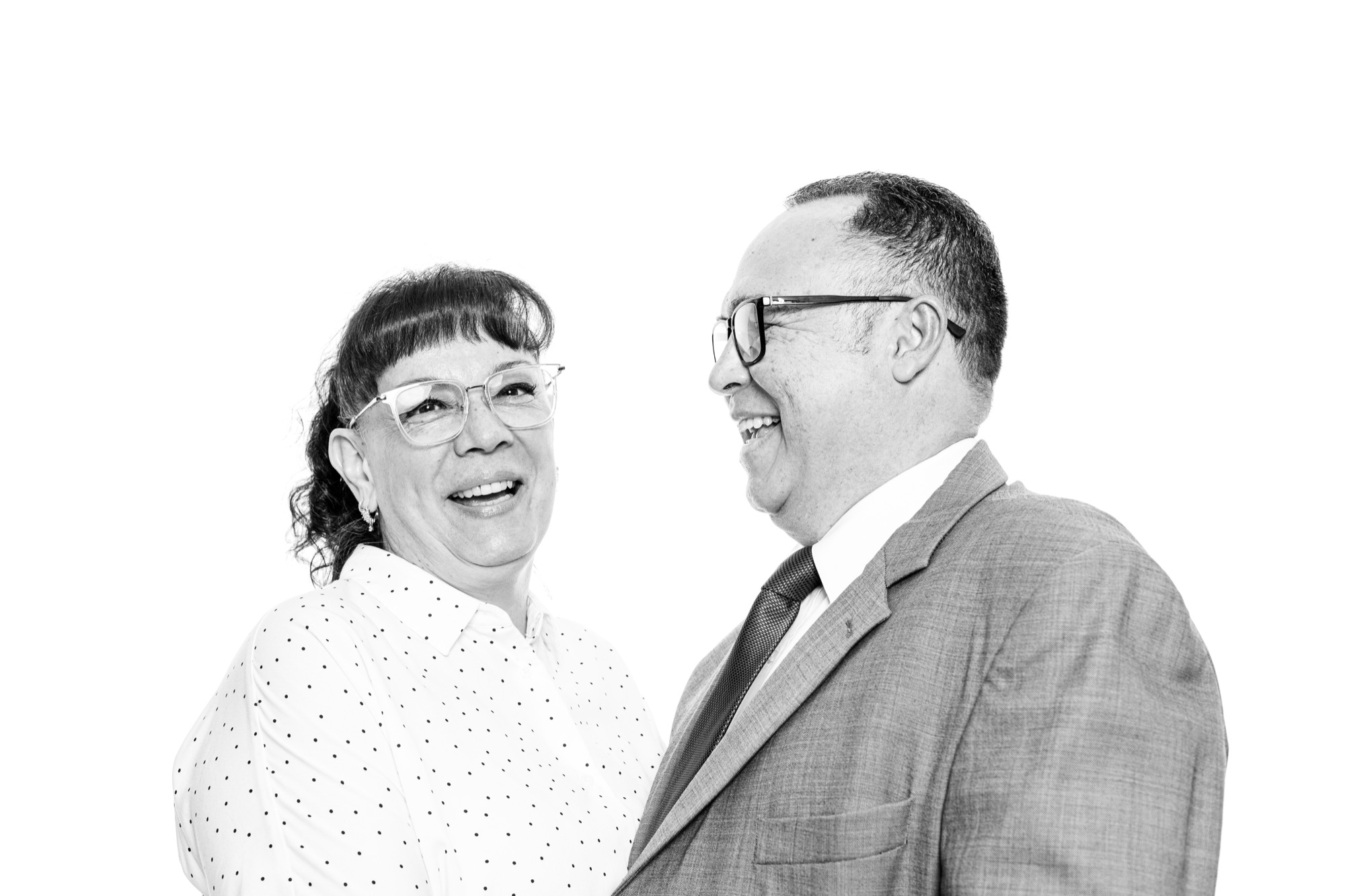 Retrato de estudio en blanco y negro — Monochrome CR, fotografía de bodas en Costa Rica
