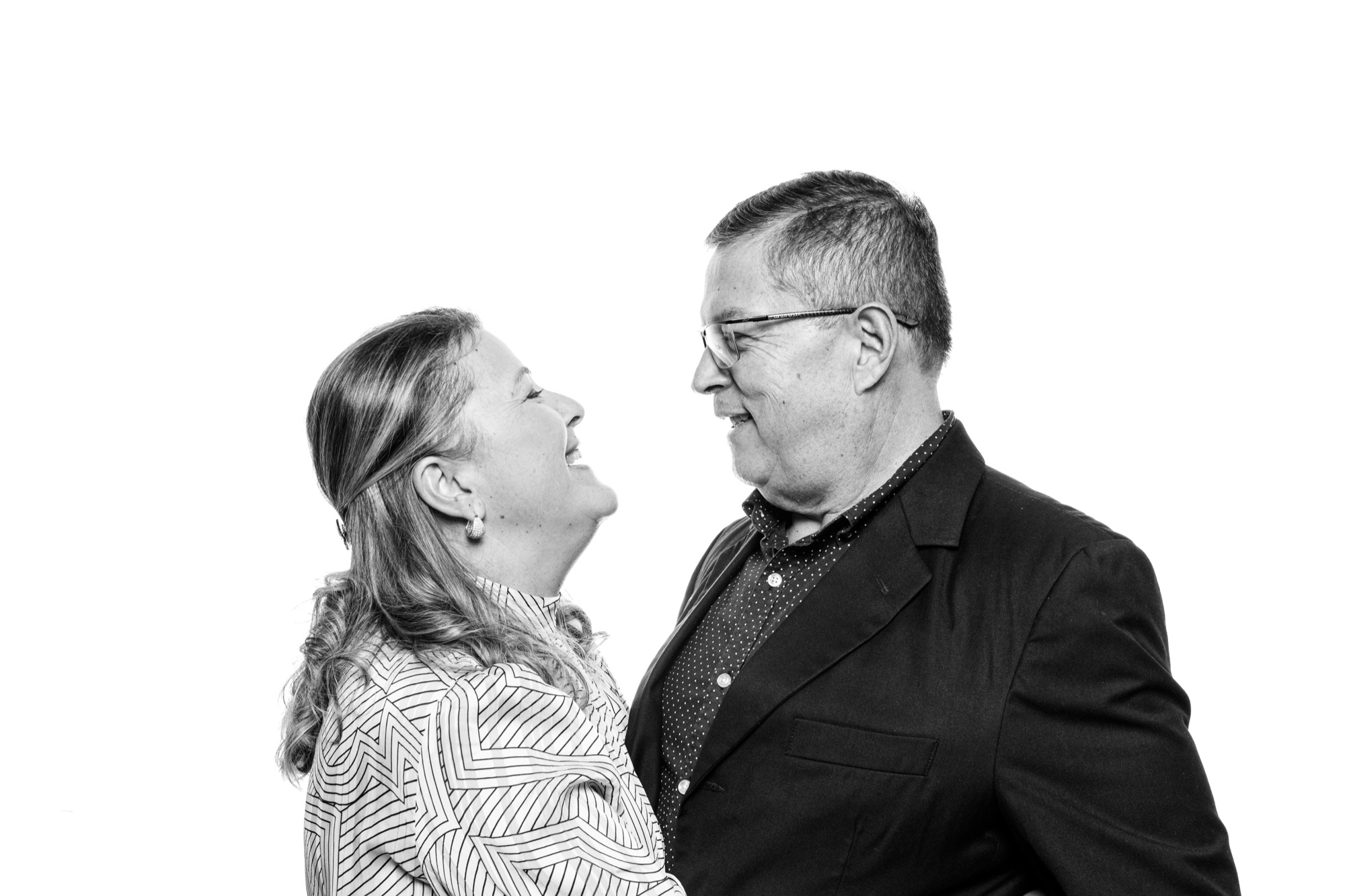 Retrato de estudio en blanco y negro — Monochrome CR, fotografía de bodas en Costa Rica